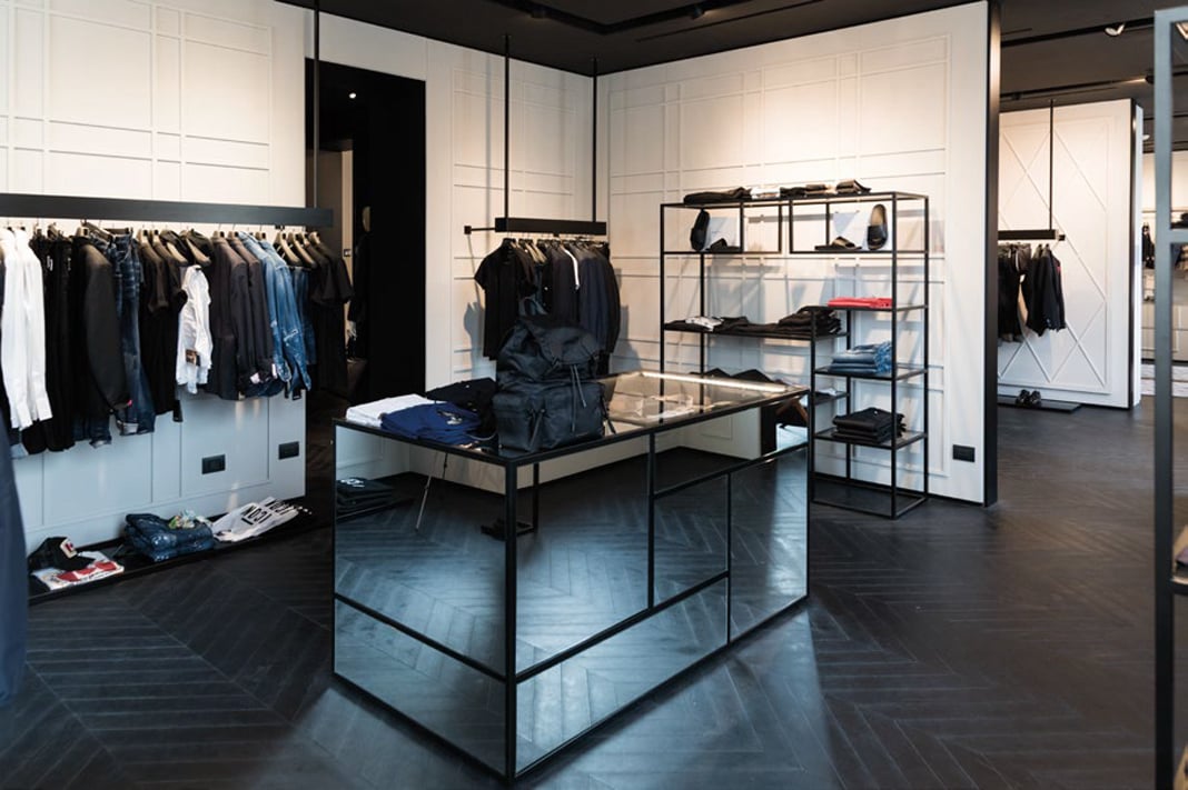 Sagola Interiors arredamento su misura per negozi