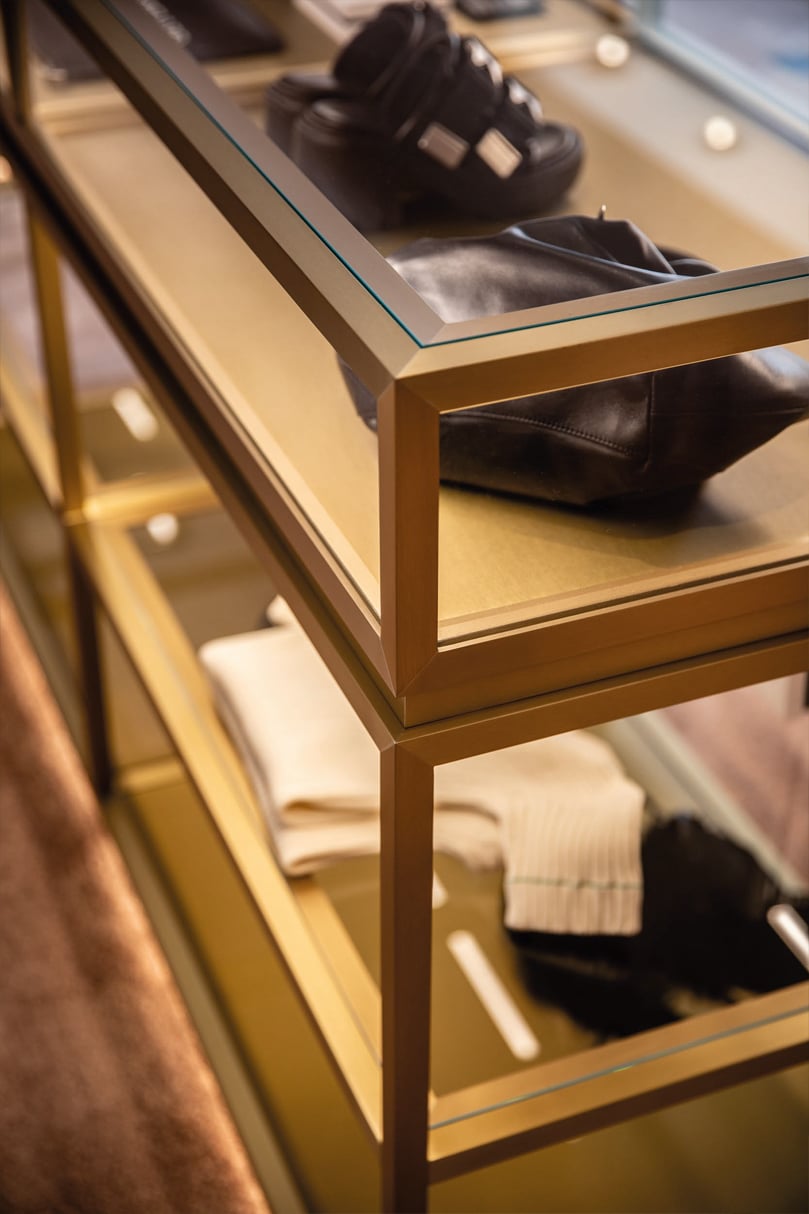 Sagola Interiors arredamento su misura per negozi